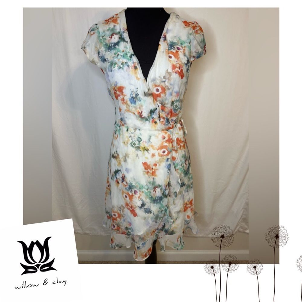 Willow & Clay Dress White Floral Wrap Mini Women’s Sz L #646